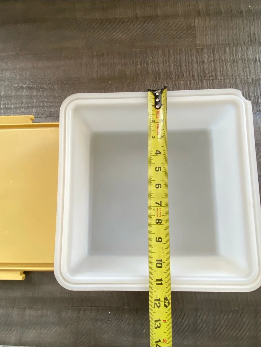 Vintage Tupperware Square Cake Taker/Saver #1241 Sheer Lid Harvest Gold Base